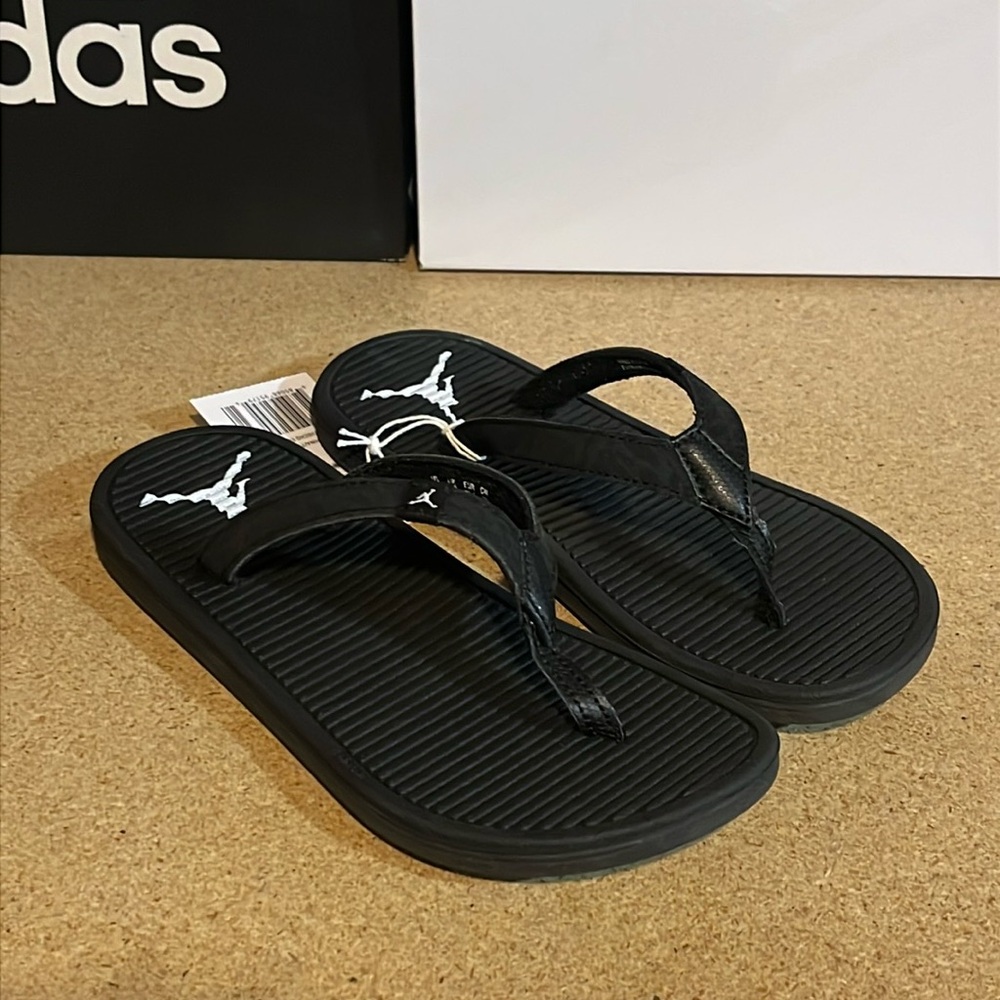 Nike Jordan Flip Flop Sandals Shoes Thongs 580575 010 Girls Boys Youth Size 1